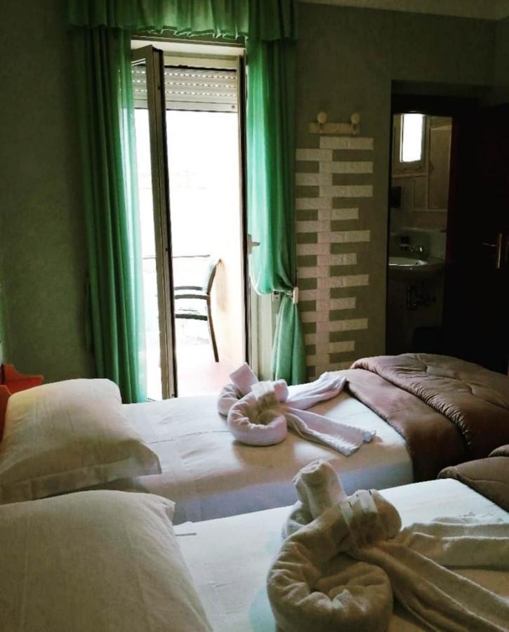 Hotel Elvira フィウッジ エクステリア 写真
