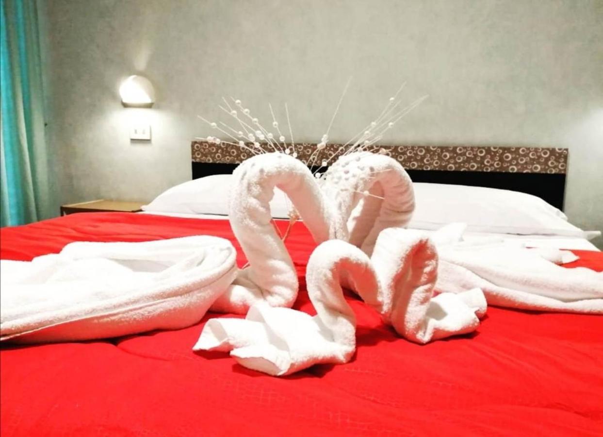 Hotel Elvira フィウッジ エクステリア 写真
