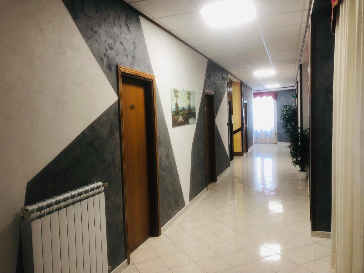 Hotel Elvira フィウッジ エクステリア 写真